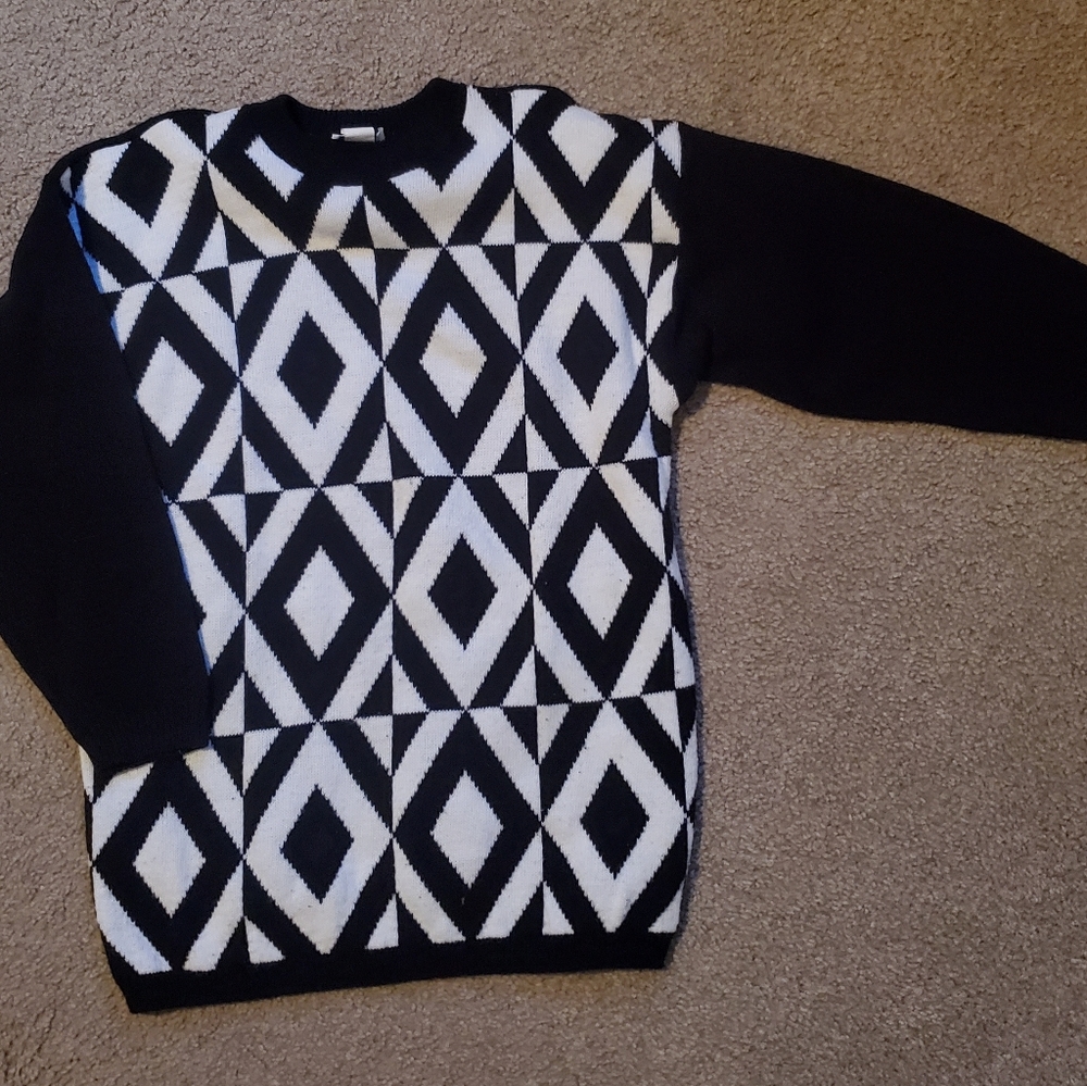 Vintage Geometric Black and White Sweater